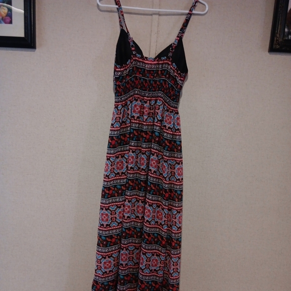 She's Cool Boho Maxi Dress Sz Medium Multicolor Pattern Adjustable Straps - Picture 5 of 5